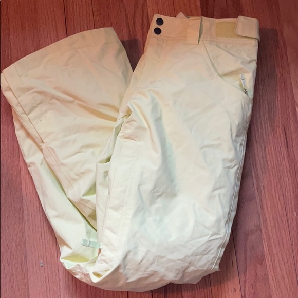 The Northface Hyvent Snowboard pants - Picture 3 of 3
